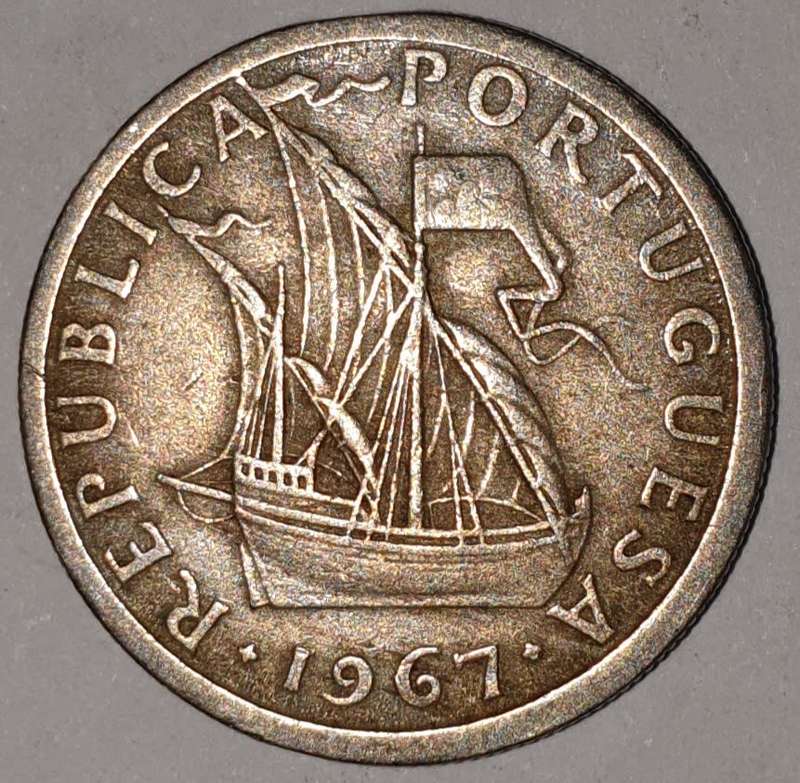 1967 - 2.5 ESCUDOS - 2$50 - 2 1/2 - PORTUGAL - PORTUGUESA - KM#590 - COPPER-NICKEL - PORTUGUESE